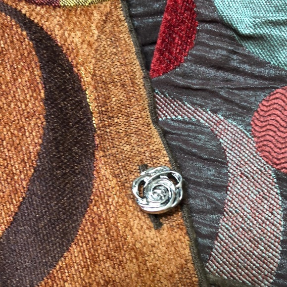 5-Button Reversible Classic Jacket - Picture 4 of 5